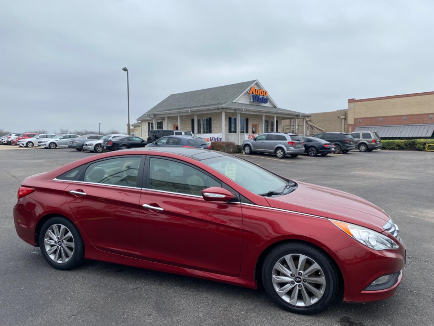 2014 RED Hyundai Sonata Limited Auto (5NPEC4AC5EH) with an 2.4L L4 DOHC 16V engine, 6-Speed Automatic transmission, located at 420 I-35E, Lancaster, TX, 75146, (469) 297-4144, 32.593929, -96.823685 - Photo#1